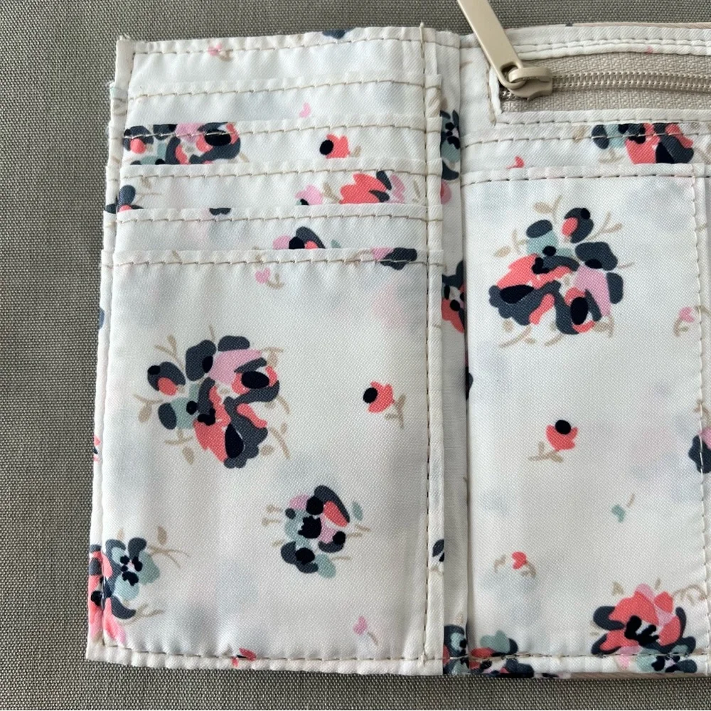 Vera Bradley Strawflowers RFID Riley Tri-Fold Wallet